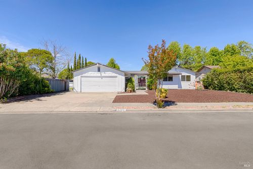 5105 Silver Lake Drive, Santa Rosa, CA, 95409 | Card Image