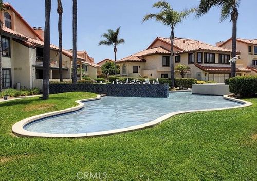 2247 Martinique Ln, Oxnard, CA, 93035 | Card Image