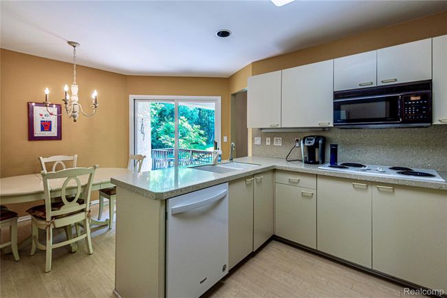 Kitchen | Image 4