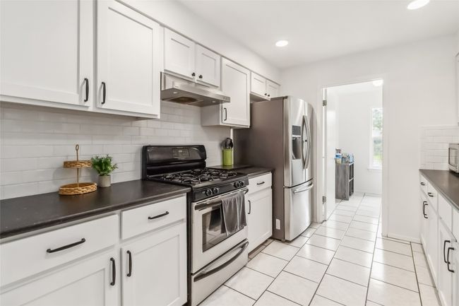 11204 Applewood Dr, House other with 4 bedrooms, 2 bathrooms and 4 parking in Austin TX | Image 9