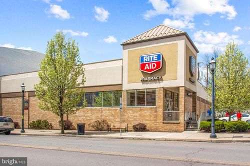 15 W Centre St, Mahanoy City, PA, 17948-2603 | Card Image