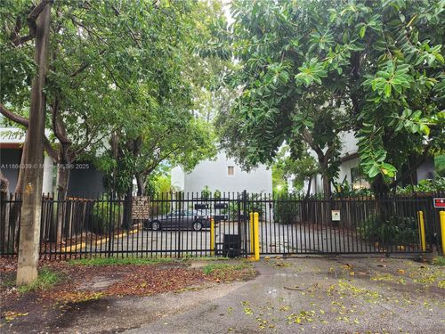 apt-3-2828 Coconut Ave, Miami, FL, 33133-3767 | Card Image