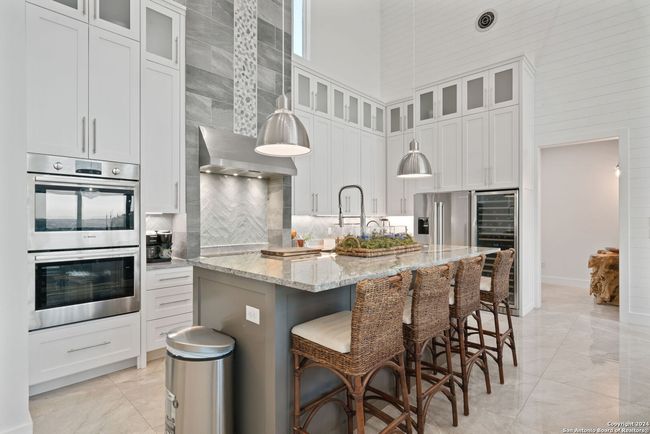 757 County Road 262, House other with 5 bedrooms, 4 bathrooms and null parking in Mico TX | Image 12