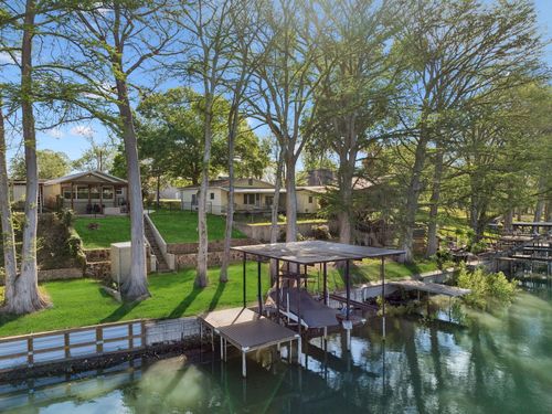 230 Lee Street, Seguin, TX, 78155 | Card Image