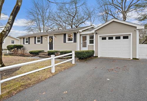 303 Pond St, Rockland, MA, 02370-1031 | Card Image