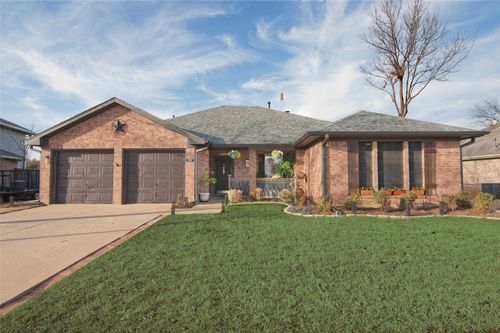 757 Winding Oak Bnd, Lake Dallas, TX, 75065-2210 | Card Image