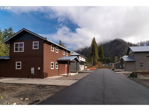 51685 Rose St, Blue River, OR, 97413-9795 | Card Image