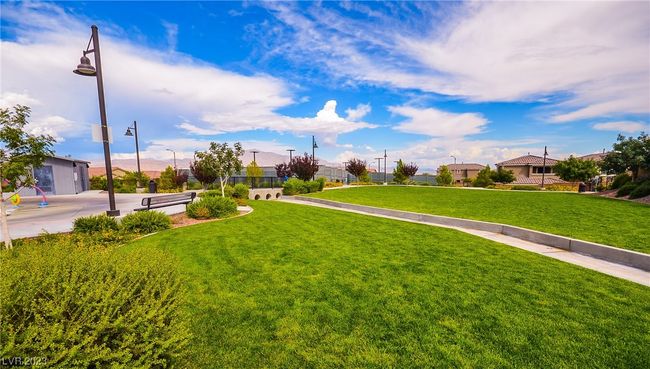 8162 Desert Madera St, House other with 3 bedrooms, 3 bathrooms and null parking in Las Vegas NV | Image 31