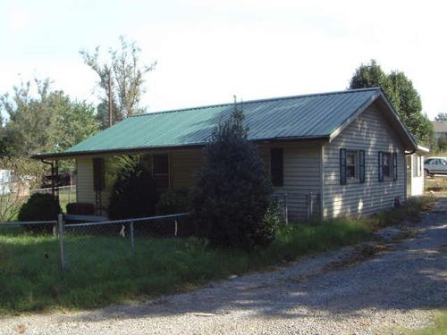 136 Carter St, La Vergne, TN, 37086-3007 | Card Image