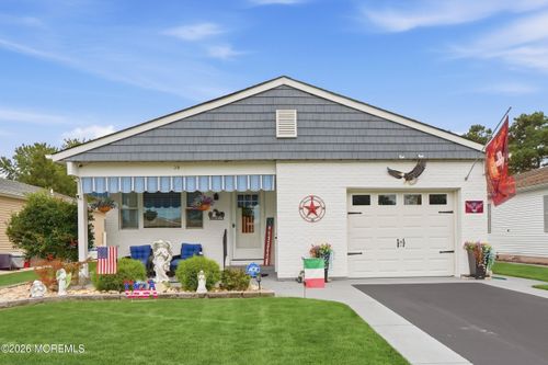 39 Chesterfield Ln, Toms River, NJ, 08757-6509 | Card Image