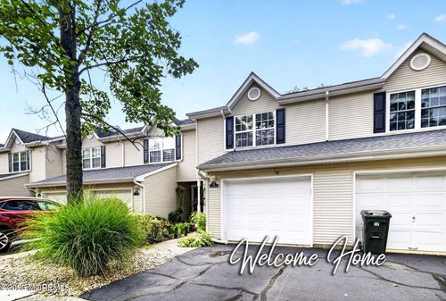 11 Lucia Ct, Aberdeen, NJ, 07747-1372 | Card Image
