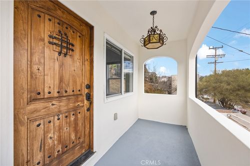 2211 Hyperion Ave, Los Angeles, CA, 90027-4709 | Card Image