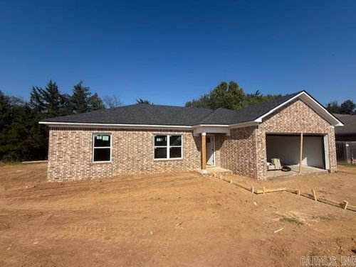 303 Parkway Ave, Morrilton, AR, 72110-1577 | Card Image