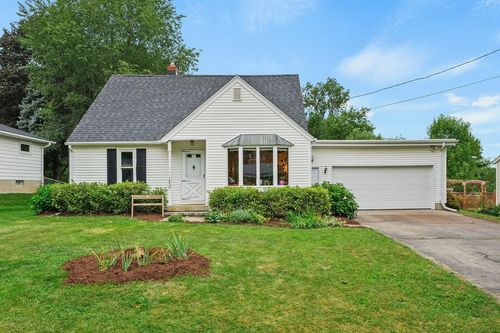 1650 Mayfield Ln, Madison, WI, 53704-2144 | Card Image