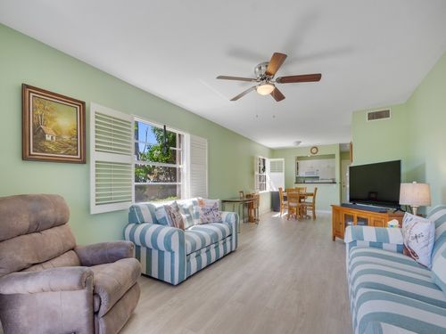 101-95 Spring Lake Dr, VERO BEACH, FL, 32962-3008 | Card Image