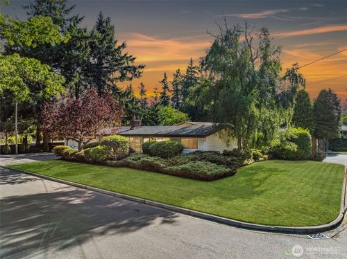 8230 215th St Sw, Edmonds, WA, 98026-7464 | Card Image