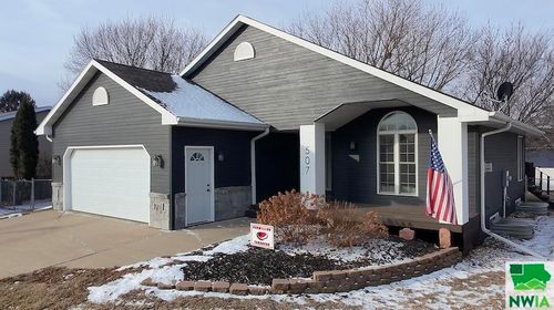 507 Pinehurst, Vermillion, SD, 57069 | Card Image