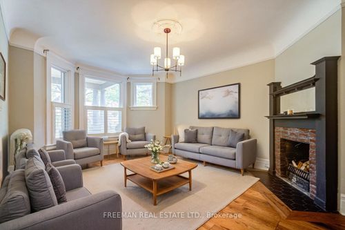 555 Markham St, Toronto, ON, M6G2L6 | Card Image