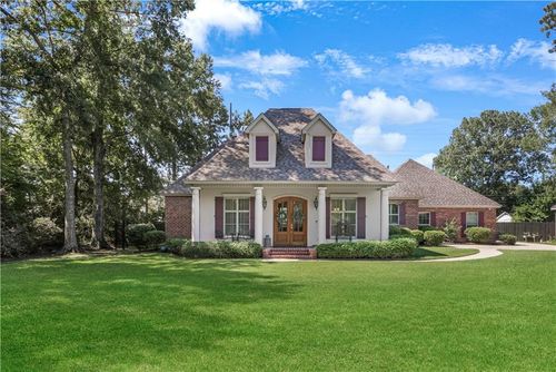 100 Chacahoula Ln, Mandeville, LA, 70471-1565 | Card Image