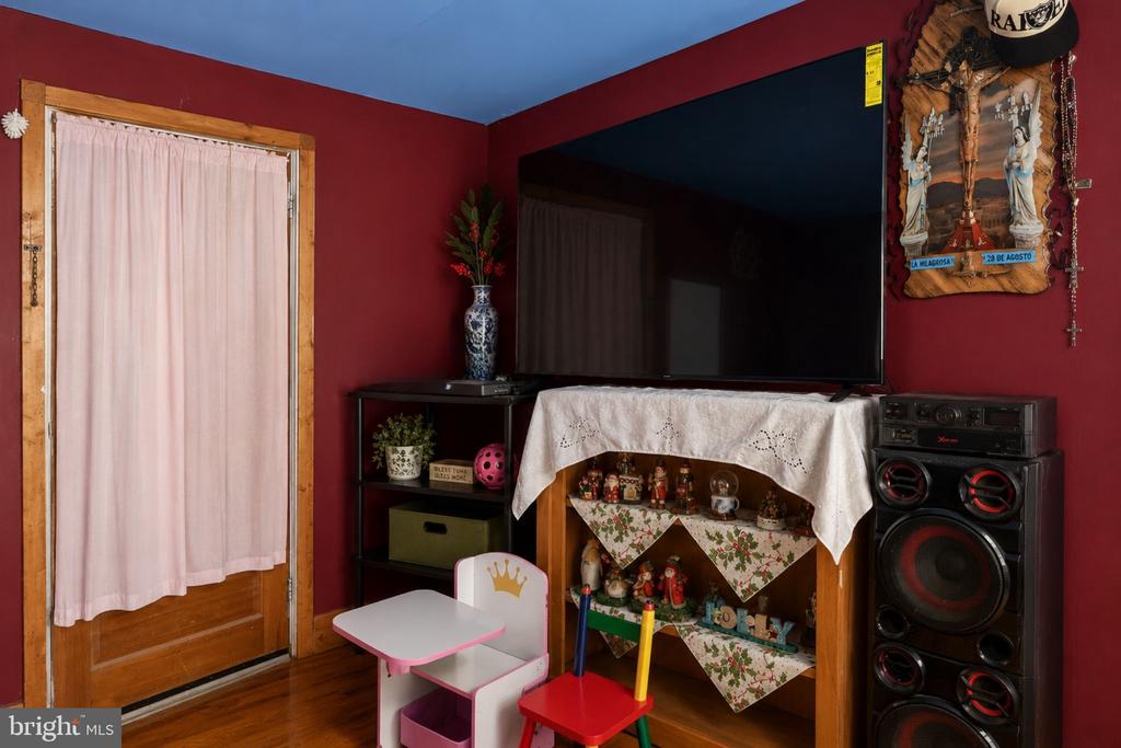 Residential in CRISFIELD 2