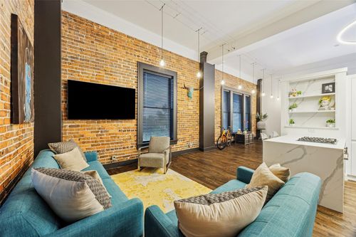 unit-2f-915 Franklin St, Houston, TX, 77002-1738 | Card Image