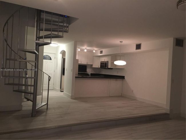 APT-8 - 2180 Brickell Ave, Townhouse with 2 bedrooms, 2 bathrooms and null parking in Miami FL | Image 25