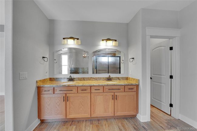 master bath tub | Image 9