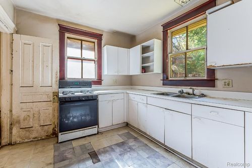 423 N Hamilton St, Ypsilanti, MI, 48197-2470 | Card Image