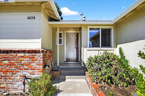 4028 Meadowview Dr, Castro Valley, CA, 94546-4635 | Card Image