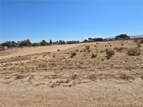11407 Hesperia Rd, Hesperia, CA, 92345-2170 | Card Image