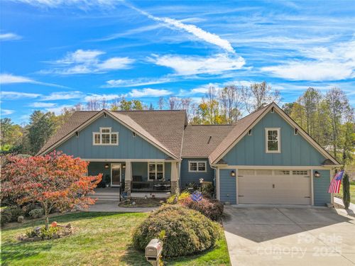 16 Farm Pond Ln, Candler, NC, 28715-9528 | Card Image
