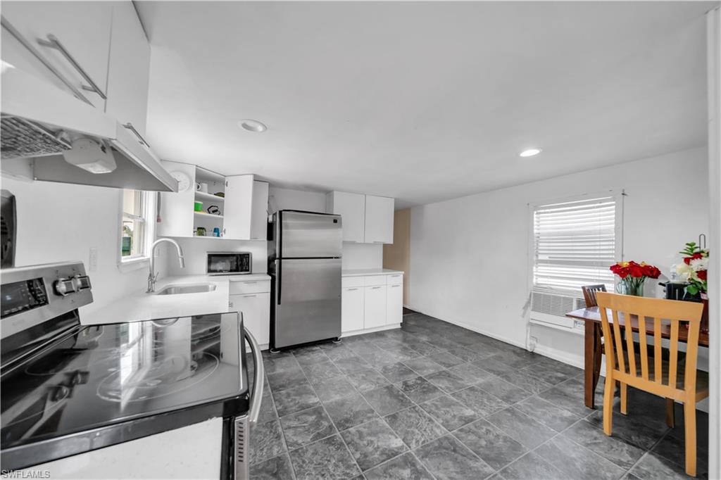 Residential in NORTH FORT MYERS 2