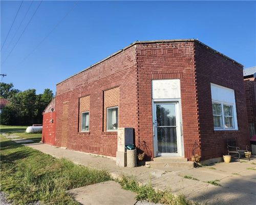 202 Market St, Centerville, KS, 66014 | Card Image
