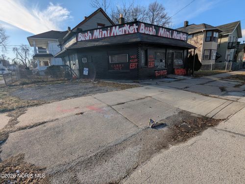 803 Bush St, Toledo, OH, 43604-2037 | Card Image