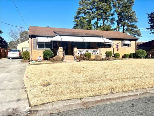 902 Robinson Rd, Portsmouth, VA, 23701-4017 | Card Image