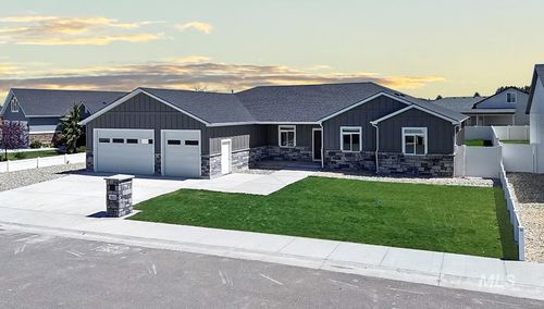 810 Snake River Dr, Heyburn, ID, 83336-8001 | Card Image