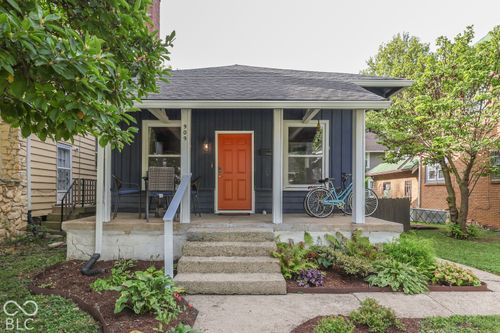 909 E 42nd St, Indianapolis, IN, 46205-1903 | Card Image