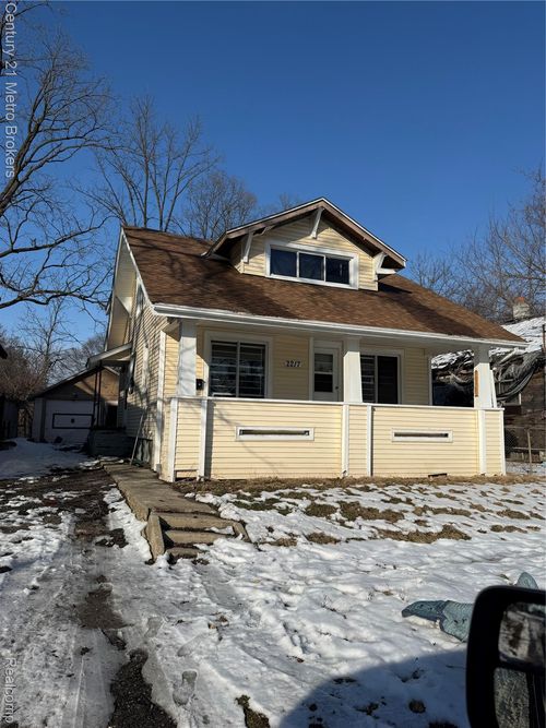 2217 Maryland Ave, Flint, MI, 48506-2852 | Card Image