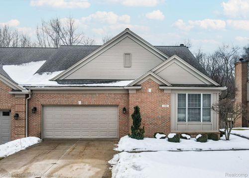 1546 Millecoquins Ct, Rochester, MI, 48307-6032 | Card Image