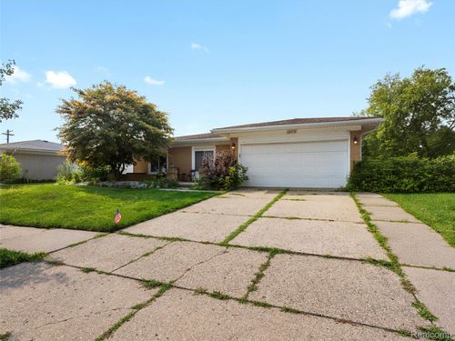 16676 Grillo Dr, Clinton Township, MI, 48038-4011 | Card Image