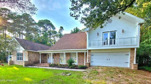 489 Royal Oak Dr, Pass Christian, MS, 39571-2304 | Card Image
