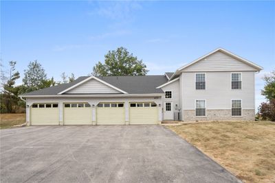 D - 4131 Lexington Drive Ne, Condo with 2 bedrooms, 1 bathrooms and null parking in Cedar Rapids IA | Image 1