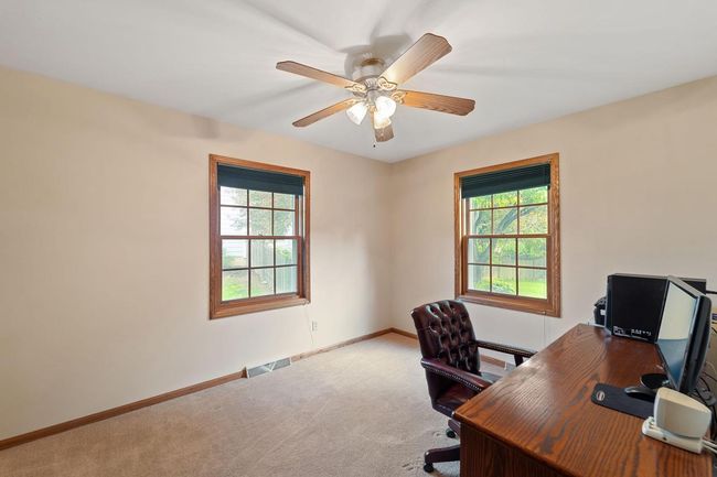 N31W7262 Lincoln Boulevard, House other with 5 bedrooms, 3 bathrooms and null parking in Cedarburg WI | Image 11