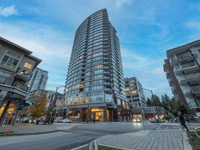 1002 - 400 Capilano Rd, Condo with 2 bedrooms, 2 bathrooms and 1 parking in Port Moody BC | Image 1