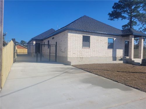 415 E Saint Avide St, Chalmette, LA, 70043-3237 | Card Image