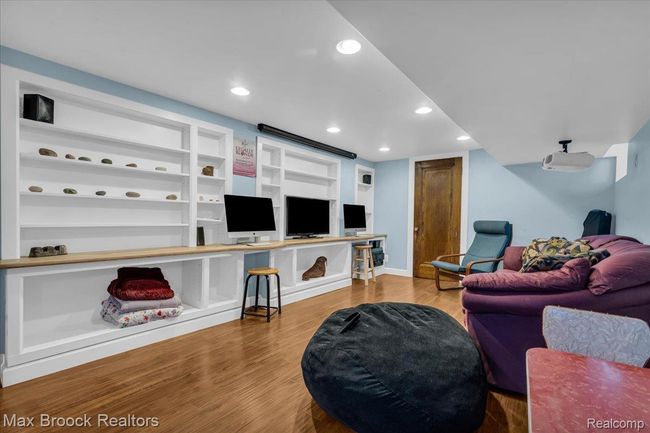 Lower Level | Image 21
