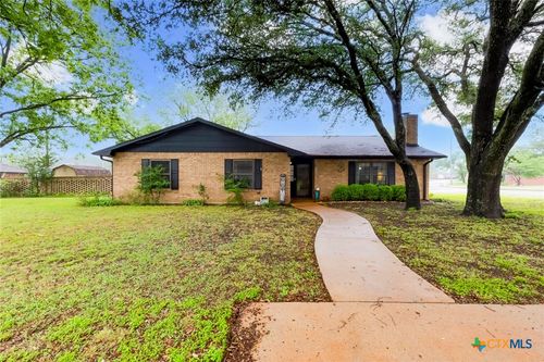 401 Evergreen Dr, Harker Heights, TX, 76548-1612 | Card Image