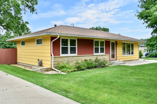 731 Clarks Ln, Winona, MN, 55987-2517 | Card Image