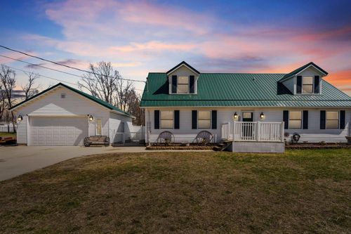 924 Creston Ave, Waterloo, IA, 50707-2735 | Card Image