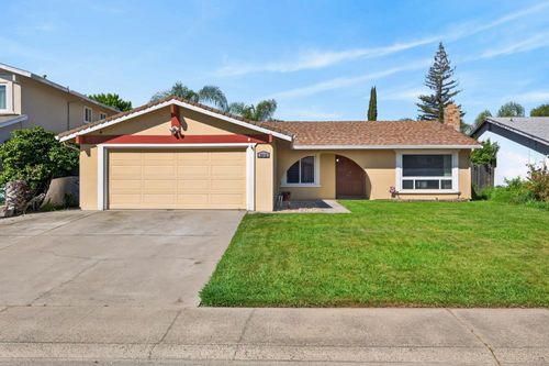 2612 Stonehaven Dr, Sacramento, CA, 95827-1131 | Card Image